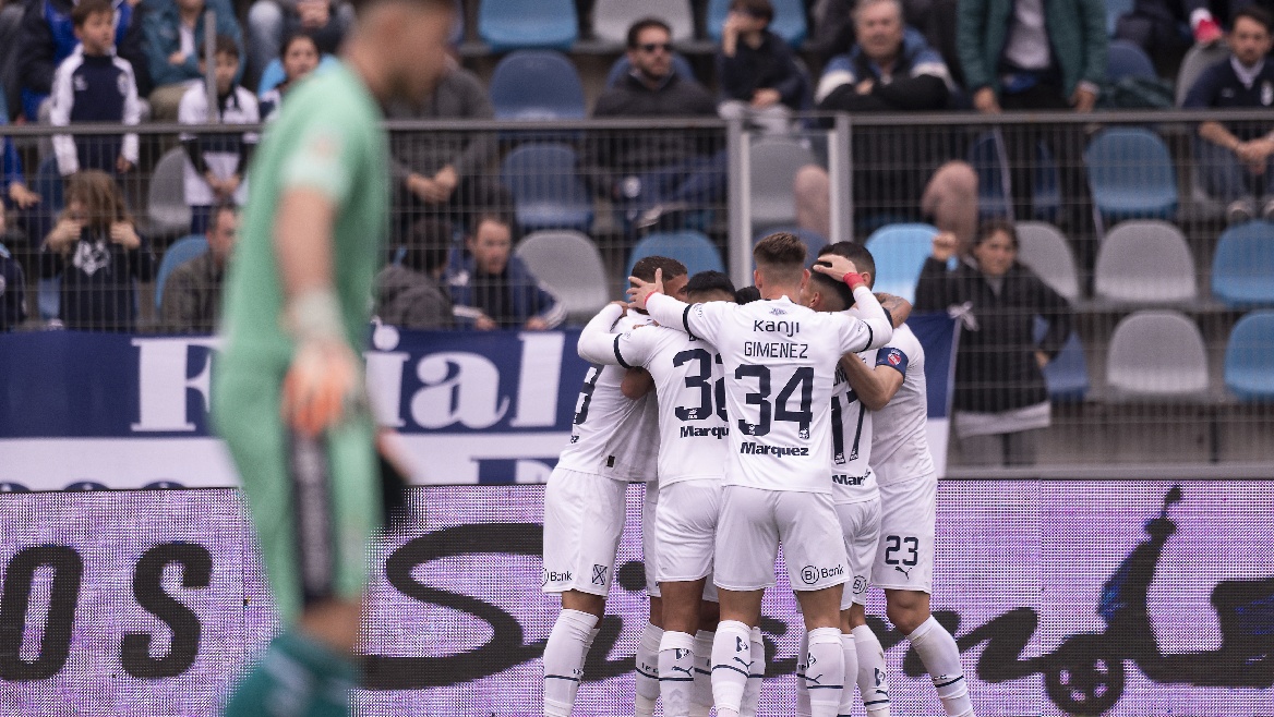 Independiente enfrenta o Dep. Riestra na 15ª rodada