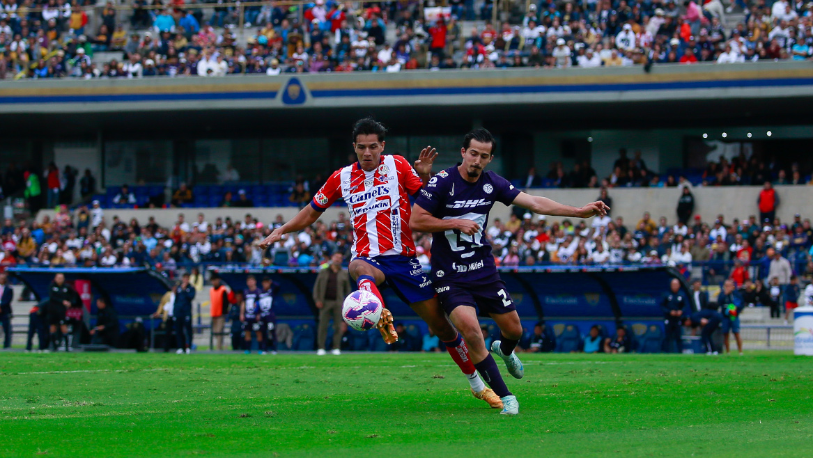 Pumas UNAM triunfa com autoridade sobre Querétaro com 2-0