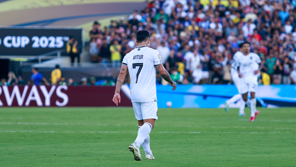 Botafogo e Corinthians empatam em 1-1 na 17ª rodada do Brasileirão