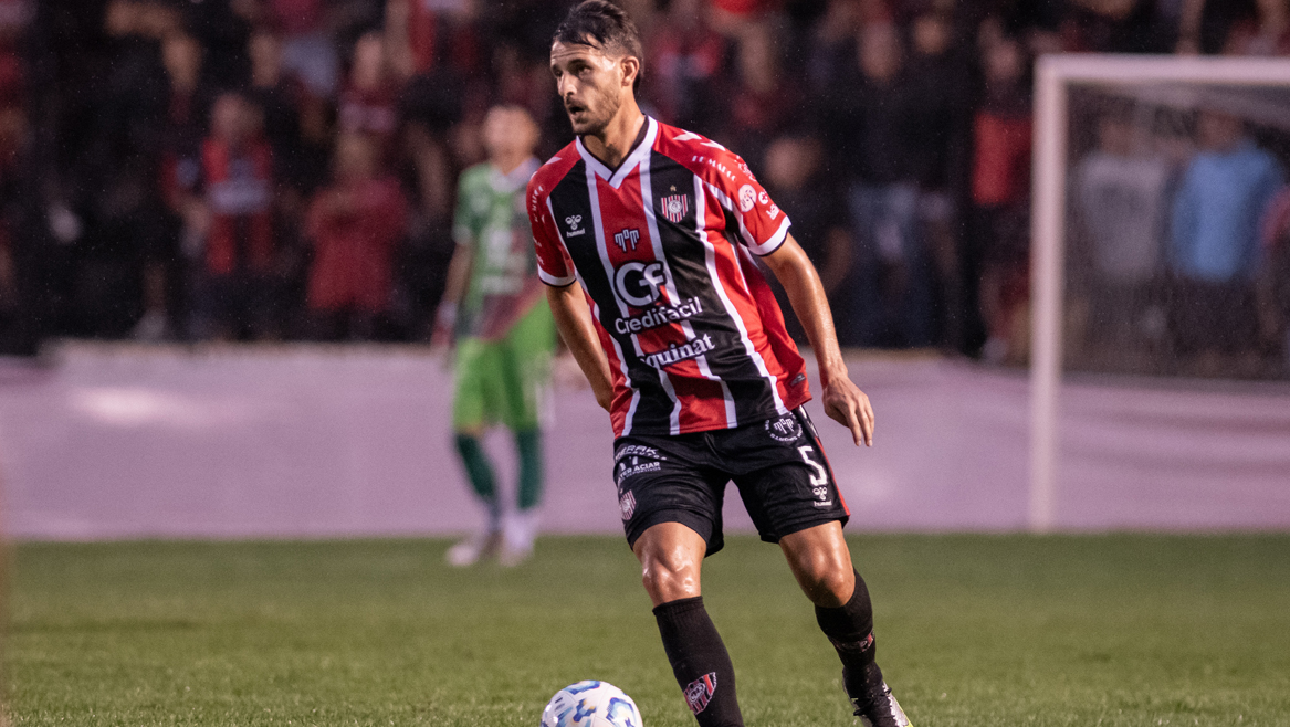 EN VIVO: Chacarita da un golpe de autoridad venciendo a Dep. Morón por 2 a 0