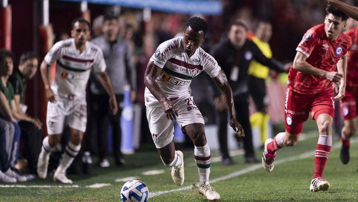 Palmeiras le está ganado a Fluminense por 2 a 1