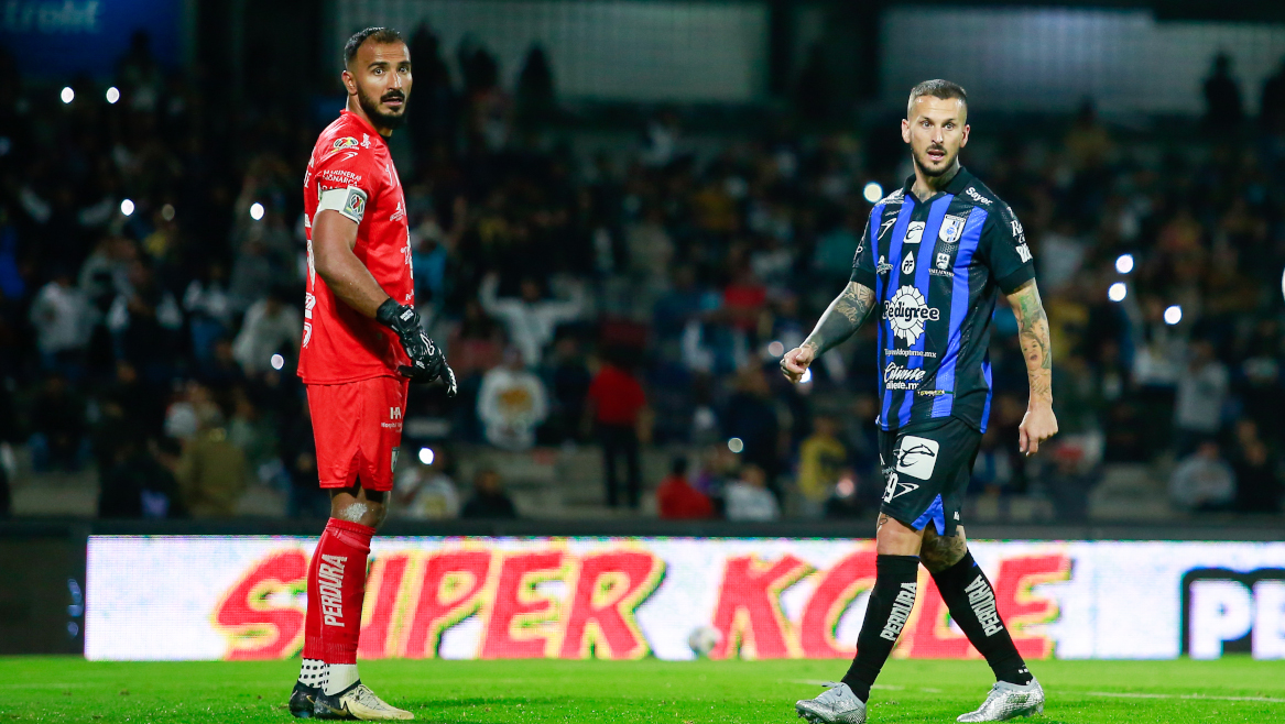 Querétaro Triumphs Over Pachuca with Two Goals Away