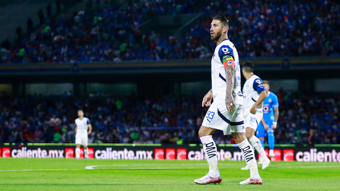 CF Monterrey impone su ritmo y vence a León en el Nou Camp