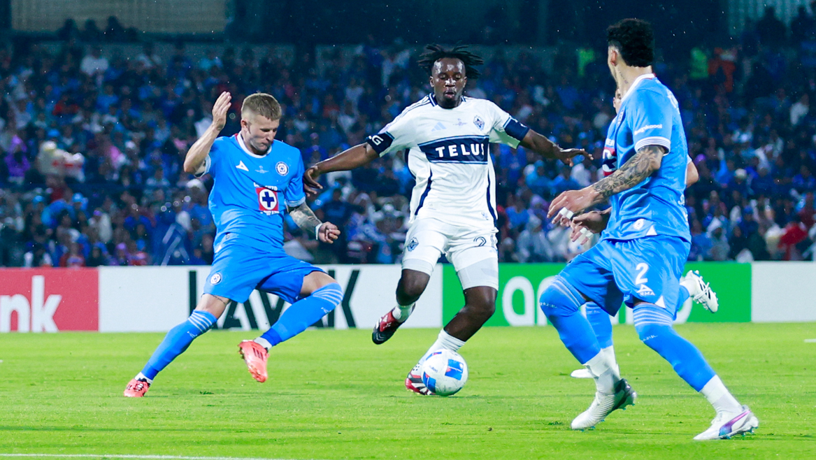 Cruz Azul logra una épica remontada y se queda con el Clásico Joven