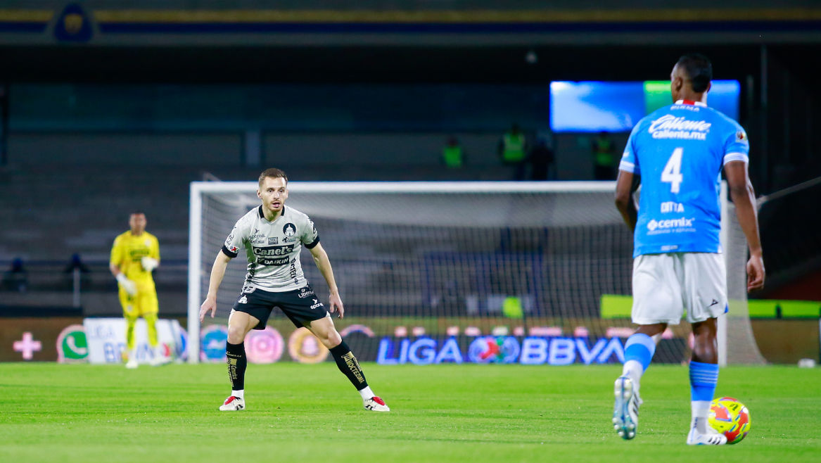 Cruz Azul Secures Narrow Victory Against Puebla at Cuauhtémoc Stadium