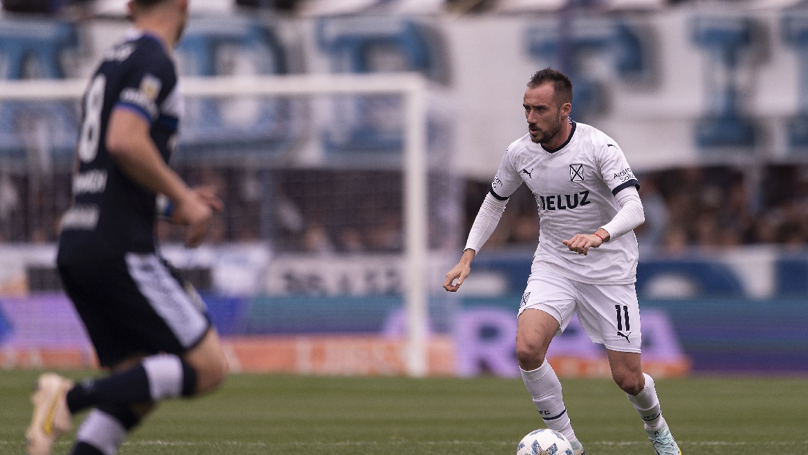 A Disastrous Own Goal by Jano Gordón Rescues Independiente from Defeat Against Vélez