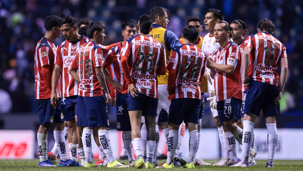 Chivas aplasta a León en un contundente 5-0