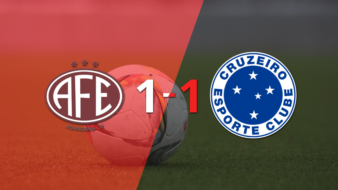 Ferroviária e Cruzeiro empatam em jogo equilibrado
