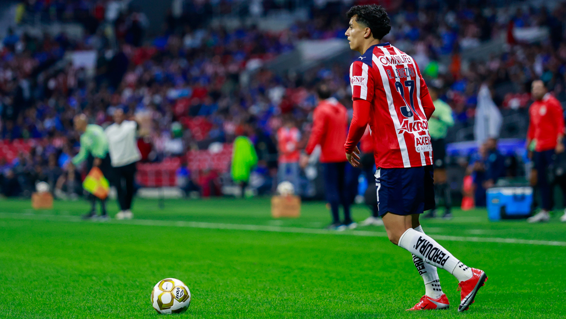 Chivas se impone con autoridad a Pumas UNAM en el Apertura